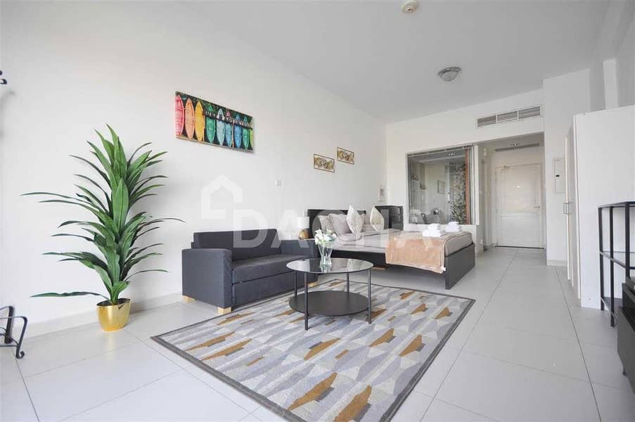 Huge balcony / Corner unit / Multi Cheques Huge balcony / Corner unit / Multi Cheques