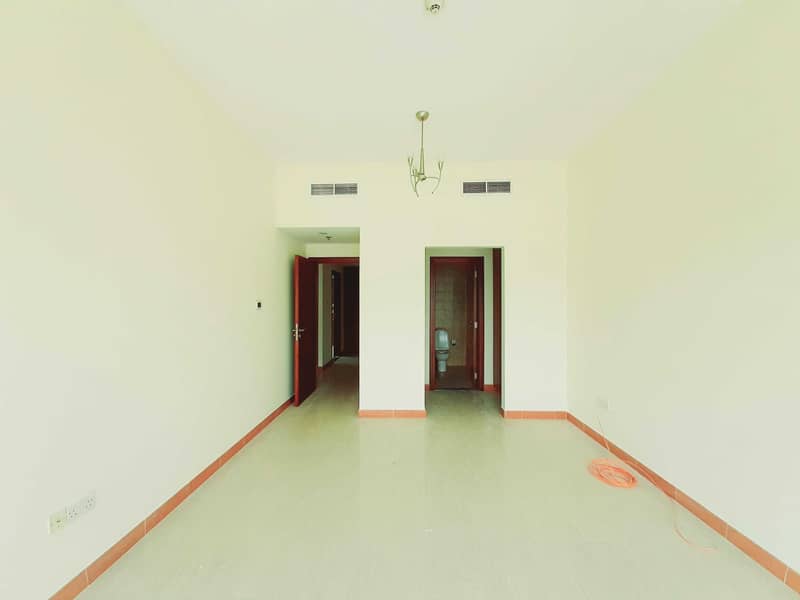 7 Chiller Free 2BHK Both Master Laundry Room 3 Baths With All Facilities Rent 50k