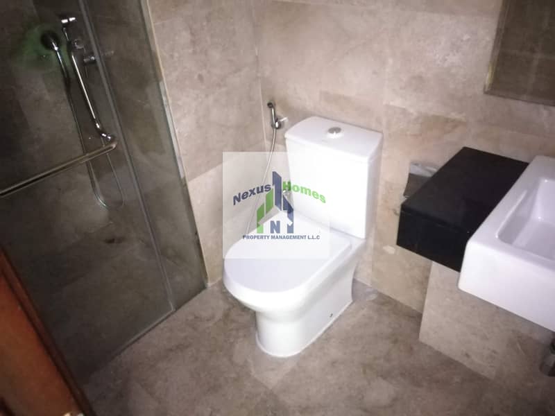 10 Well Maintained 3 BHK Beautiful View Perfect  Home