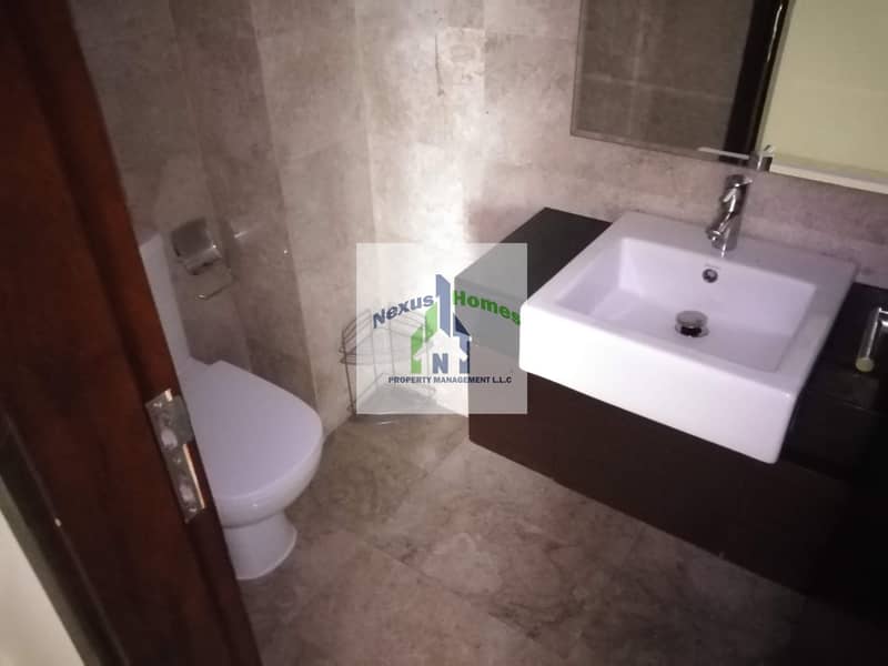 16 Well Maintained 3 BHK Beautiful View Perfect  Home