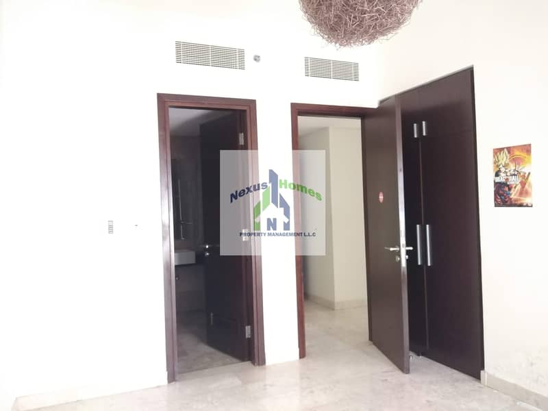 17 Well Maintained 3 BHK Beautiful View Perfect  Home