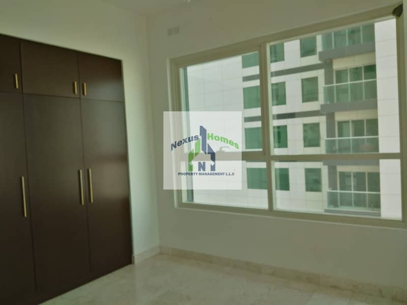 18 Well Maintained 3 BHK Beautiful View Perfect  Home