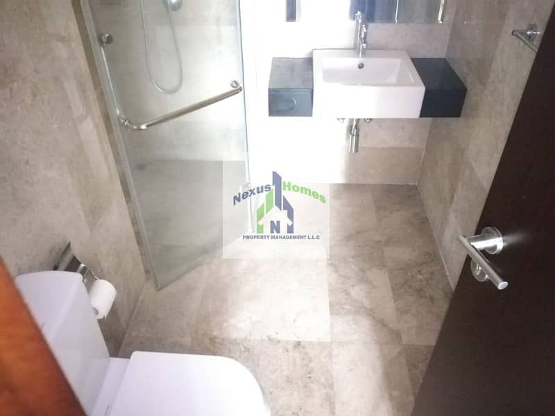 19 Well Maintained 3 BHK Beautiful View Perfect  Home