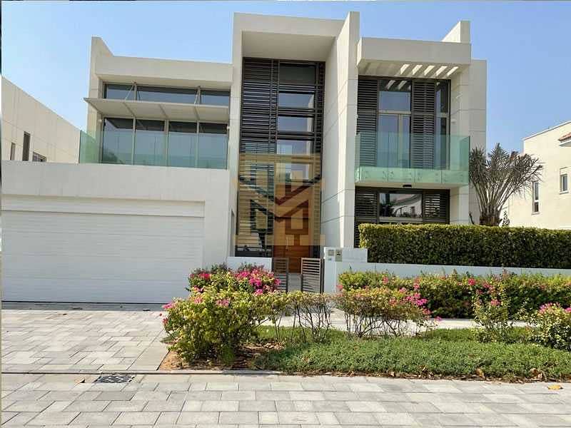 2 Luxurious 5Beds Villa| Private Pool| Tenanted| Prime Location