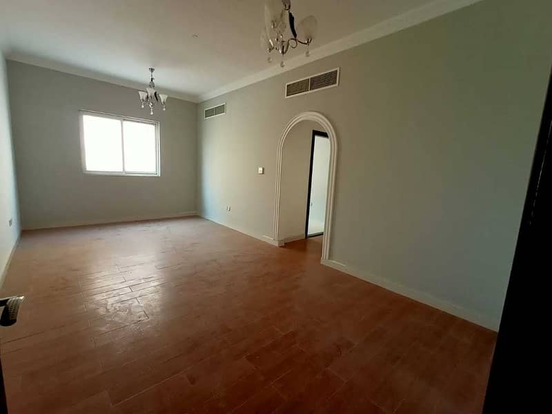 العلامة التجارية الجديدة 1BHK و 2 دورات المياه. شهر مجاني.