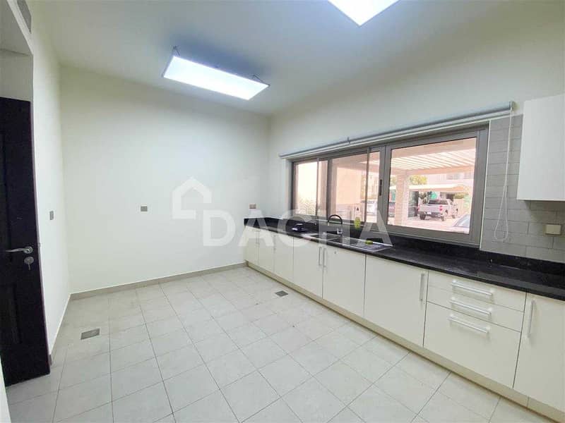 14 Spacious 3 Bed + Maids / Large Terrace / Vacant