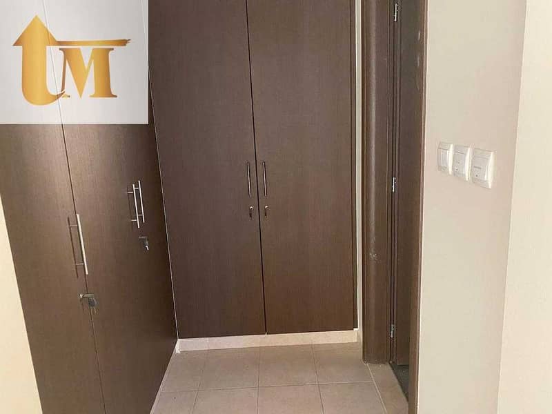 4 5+MAID ROOM VILLA FOR RENT SILICON OASIS