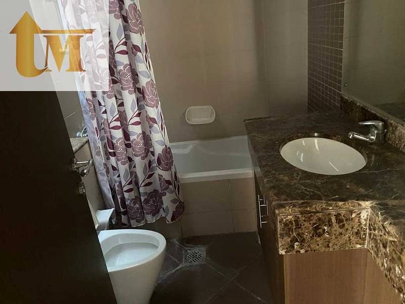 12 5+MAID ROOM VILLA FOR RENT SILICON OASIS