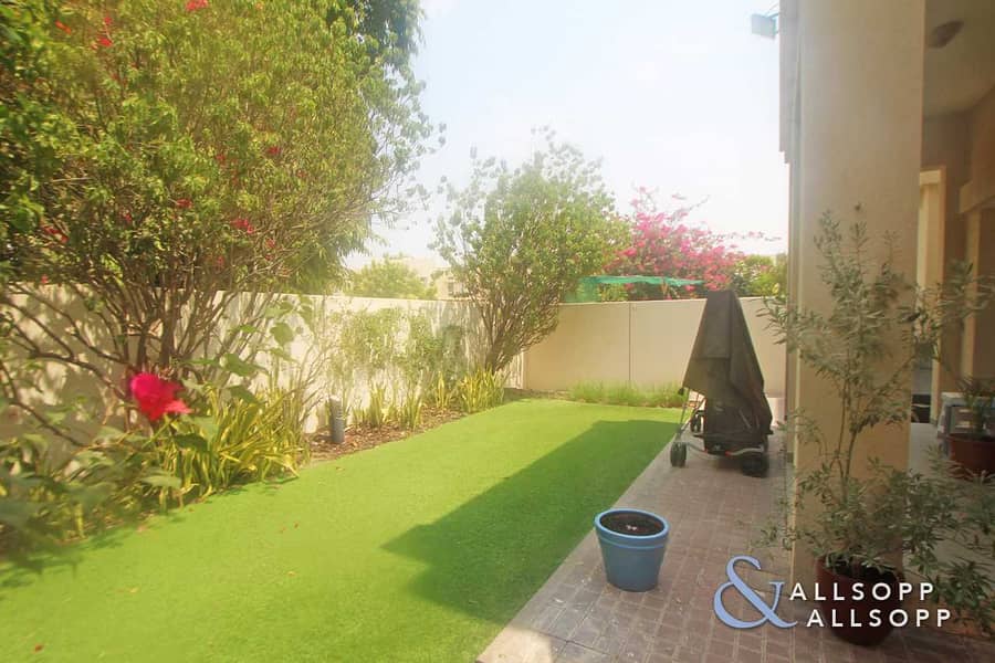 7 C End | Upgraded Kitchen | Zulal | 3 Beds