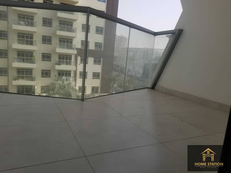 5 Spacio and large studio at a prime location with Gas and maintenanc free offer for rent in fubai silicon oasis 24k/6 chq