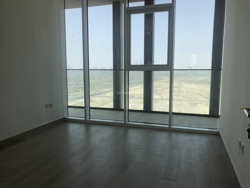 34 AMAZING 3 BEDROOMS WITH A MASSIVE BALCONY IN A BRANDNEW BUILDING WITH A CRAZY VIEW!!