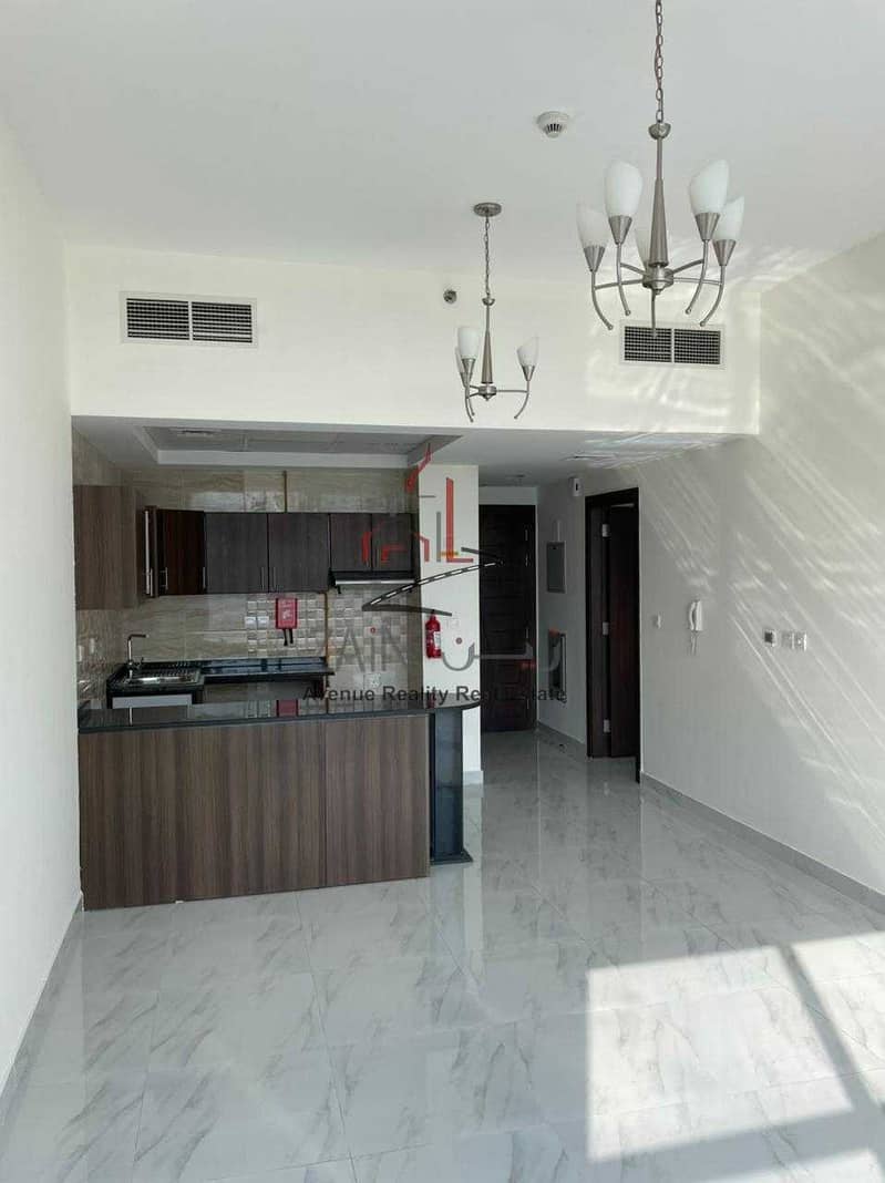 Well Maintained 1 Bedroom Apt | Modern Fitted Kitchen | High Speed Elevator