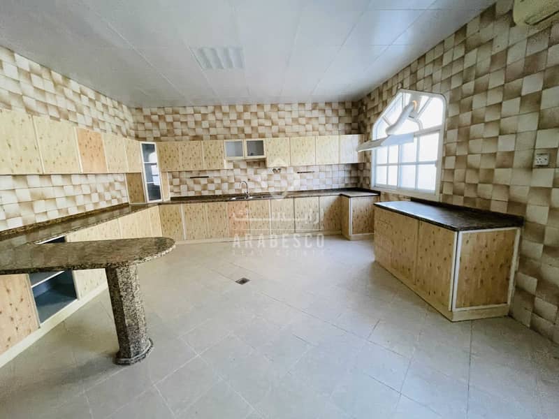 31 7 BEDROOM STAND ALONE VILLA FOR RENT NER TO AL BATEEN AIRPORT