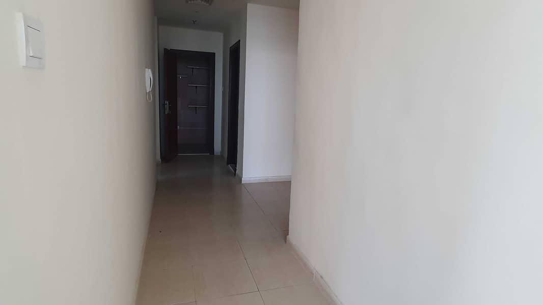 SPECIOUS 2 BHK CHILLER FREE WITH FULL GOLF VIEW KLOSED KITCHEN\READY TO MOVE IN