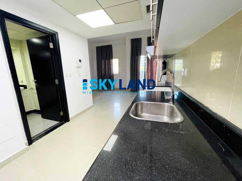 2 Vacant ! Studio Apt with Balcony for only AED 35k !