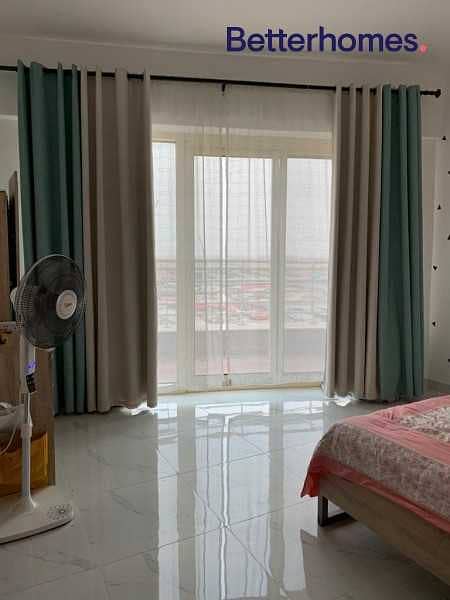 6 Fully Furnished| Large Balcony| Middle Floor