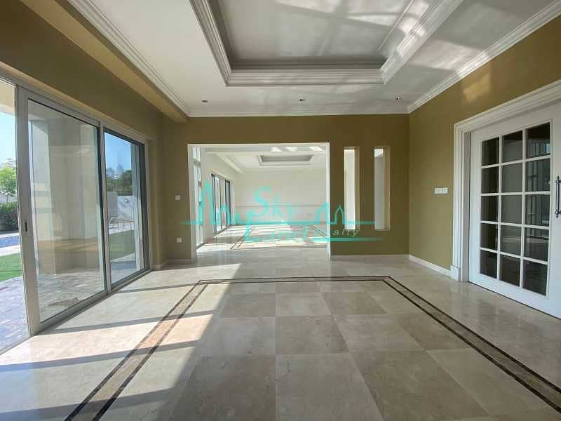 4 Drivers Rooms | Contemporary | Swimming Pool