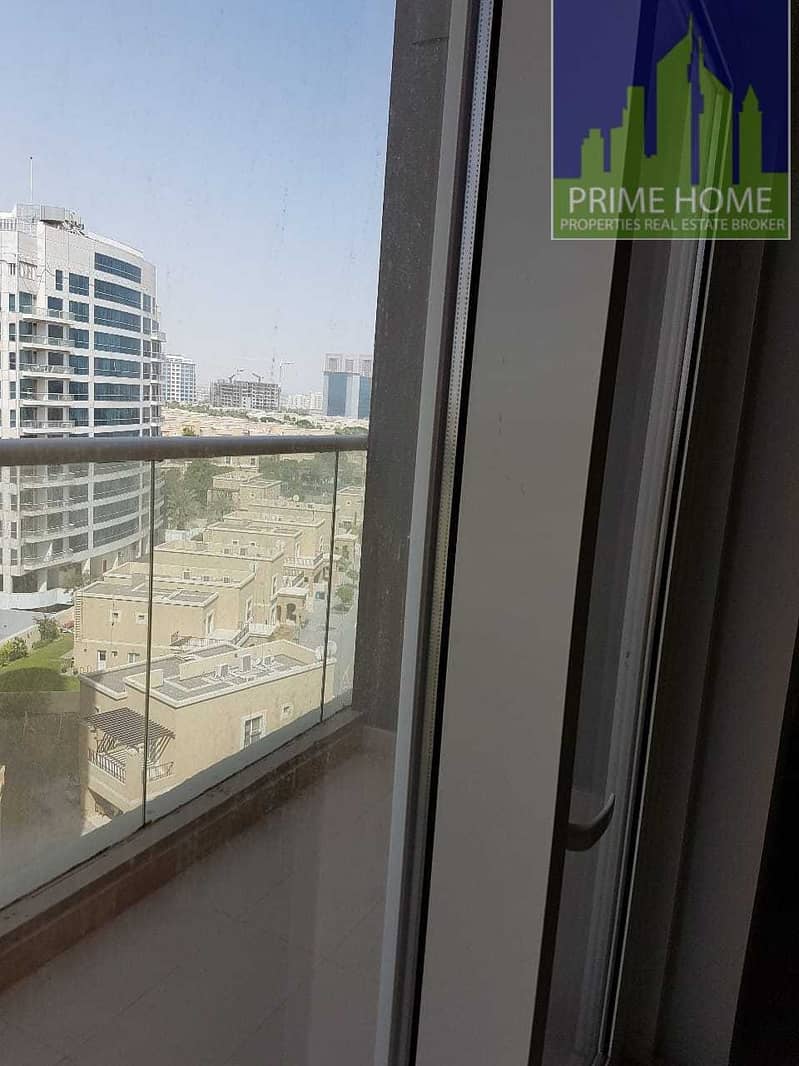 11 AMN- SPACIOUS 1 BEDROOM APARTMENT WITH BALCONY FOR RENT
