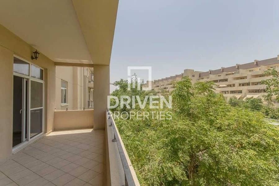 4 Garden View | Close to Pool and Park Apt