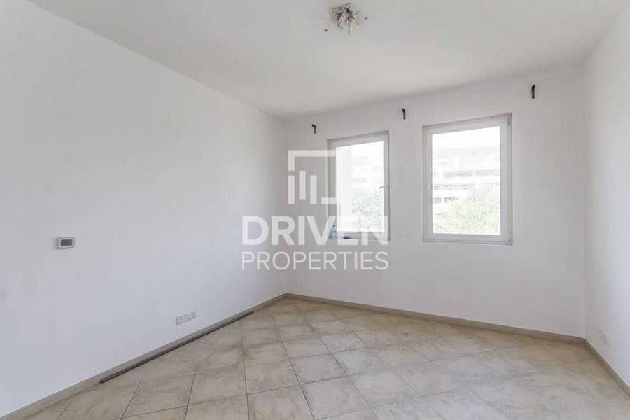5 Garden View | Close to Pool and Park Apt