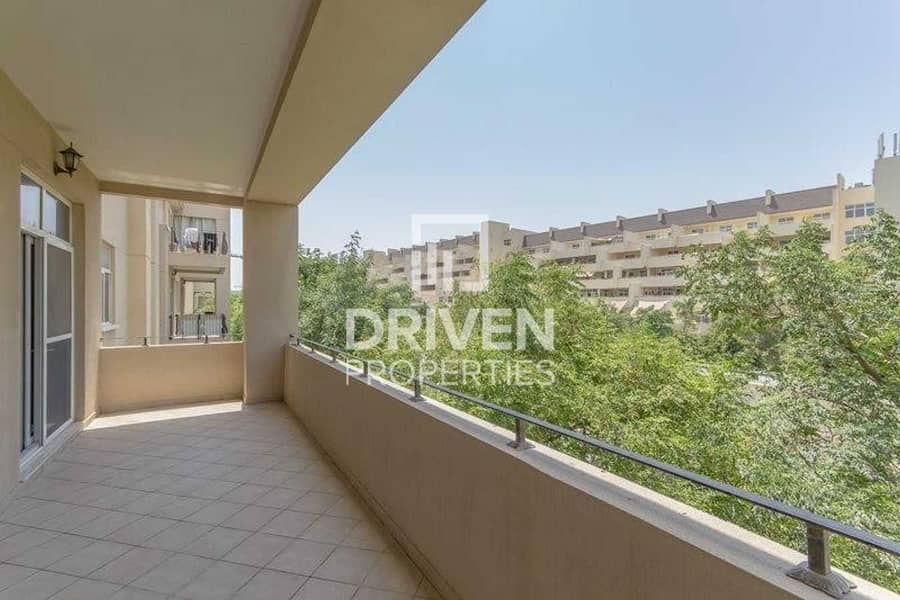 11 Garden View | Close to Pool and Park Apt