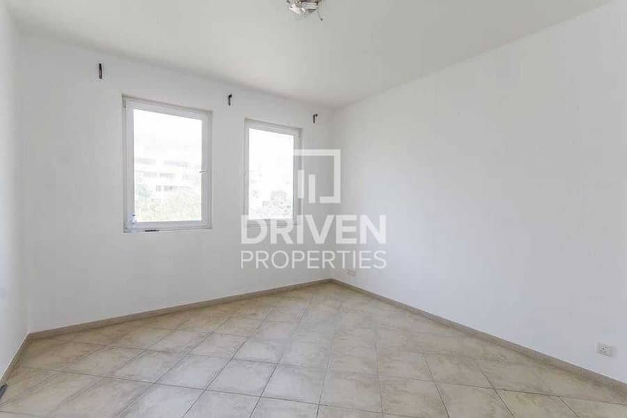 18 Garden View | Close to Pool and Park Apt