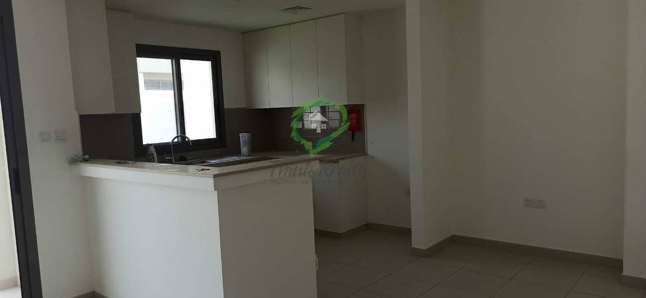 2 Single Row| Brand New |vacant | attractive townhouse to rent
