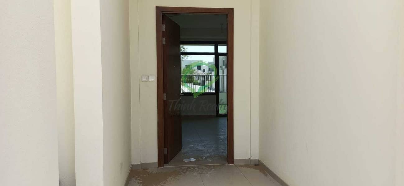 5 Single Row| Brand New |vacant | attractive townhouse to rent