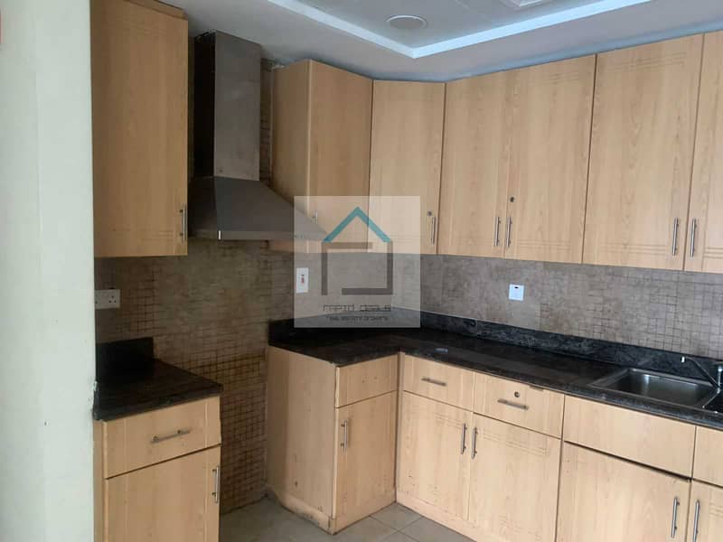 8 Lake View Apartment with Huge Balcony  for Rent