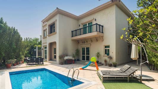 4 Bedroom Villa for Sale in Jumeirah Islands, Dubai - European-Style Home with Large Garden 4 Bedroom Villa for Sale in Jumeirah Islands, Dubai - European-Style Home with Large Garden
