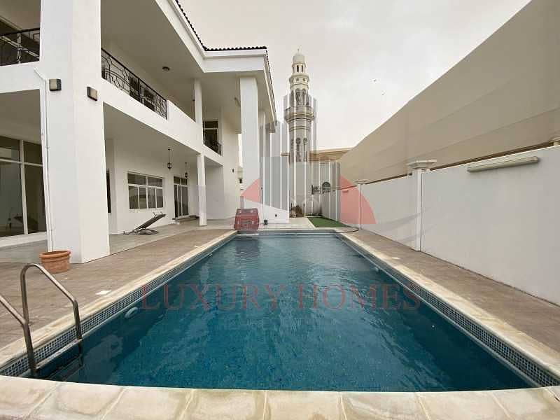 28 Fabulous Pool and Garden View Independent Villa