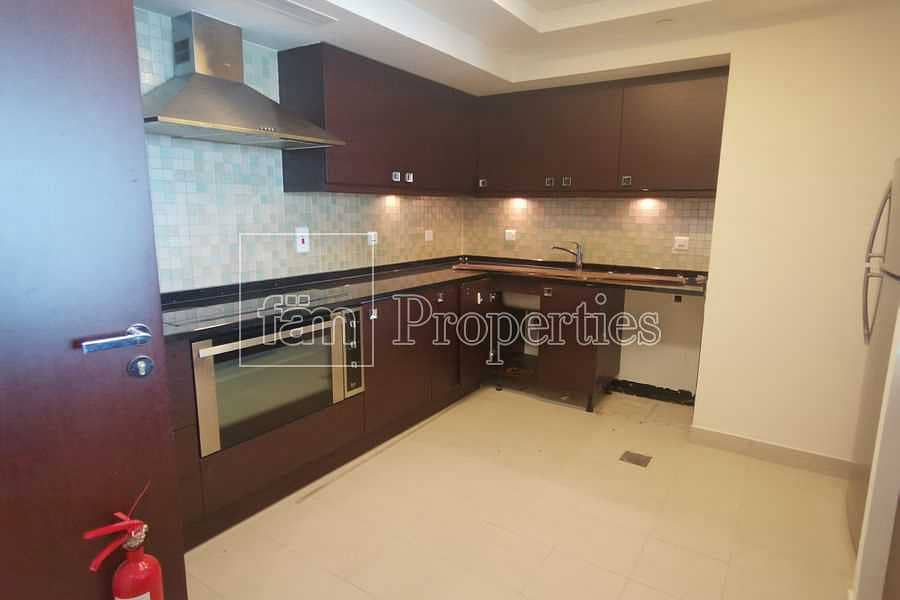 7 2br in high end tower in sheikh zayed road