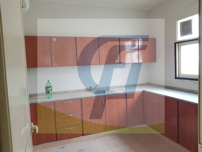 4 KITCHEN