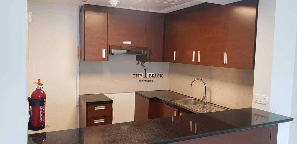 9 Spacious Layout 1BR Available in Gate Tower