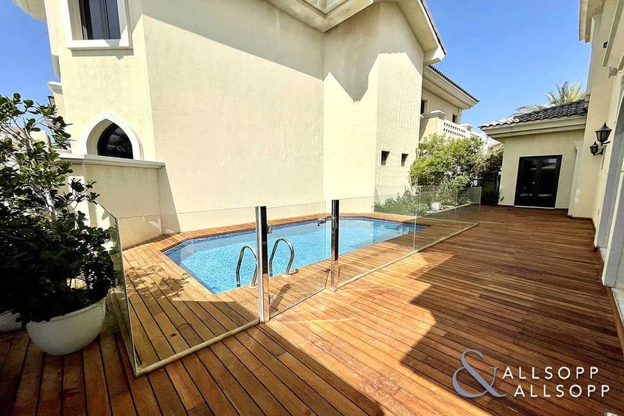 6 Vacant | Upgraded Garden Home | 4 Beds