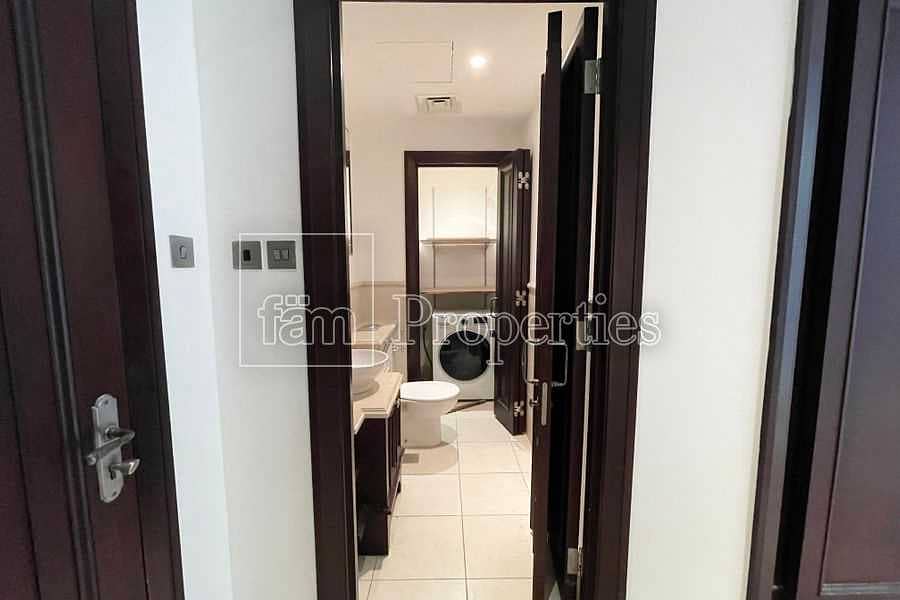 17 Bright 1BR Apt plus Study | Near Dubai Mall