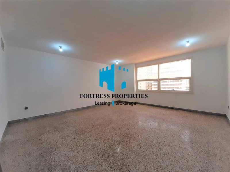 4 Huge & Bright 3BHK Apart in the Heart of City with Island View !!