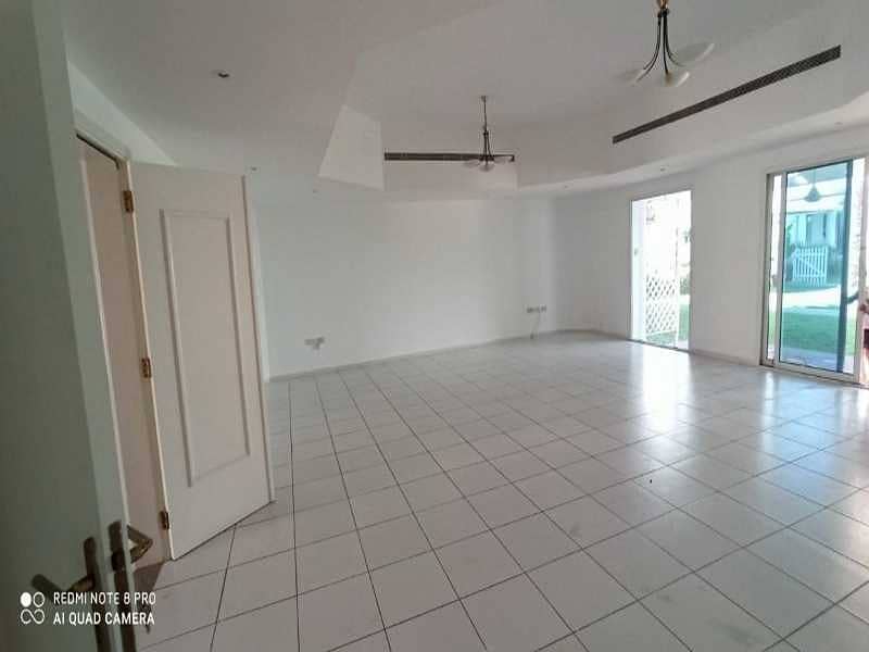 2 Spacious 4 Bedroom Villa I Well Maintained I Next to Supermarket