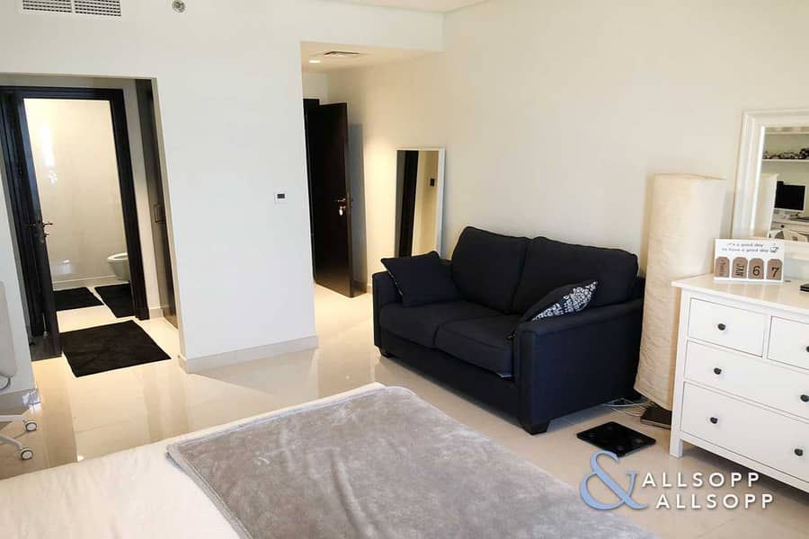 8 High Floor | Sea Views | 2 Bed + Maids