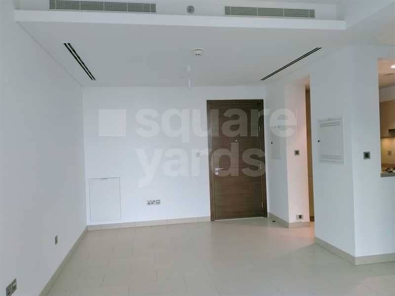 Spacious Studio with Balcony for Rent||Vacant