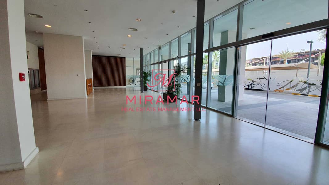 18 HOT!!!  LARGE 3B+MAIDS APARTMENT | LUXURY UNIT | BEST LOCATION