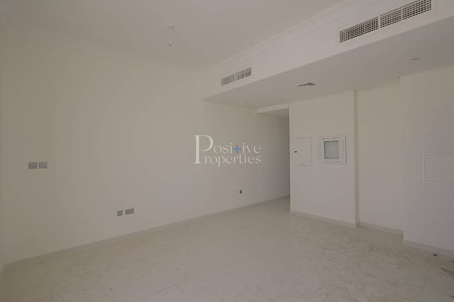 9 R2-MM | END UNIT | NEAR TO POOL| MOTIVETED SELLER