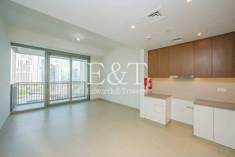 4 The Best 1 Bed in 5242 | Full Sea and Marina View