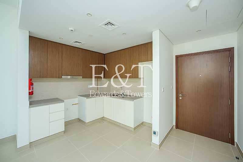 6 The Best 1 Bed in 5242 | Full Sea and Marina View