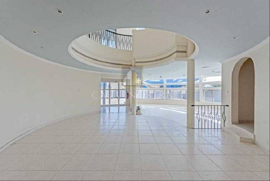 Spacious 6BR Villa with Hall and kitchen Spacious 6BR Villa with Hall and kitchen