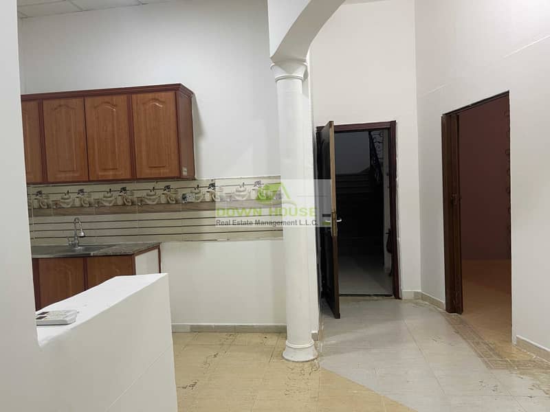 5 Haz/ amazing one bedroom hall Apartment for rent in al Mushrif area
