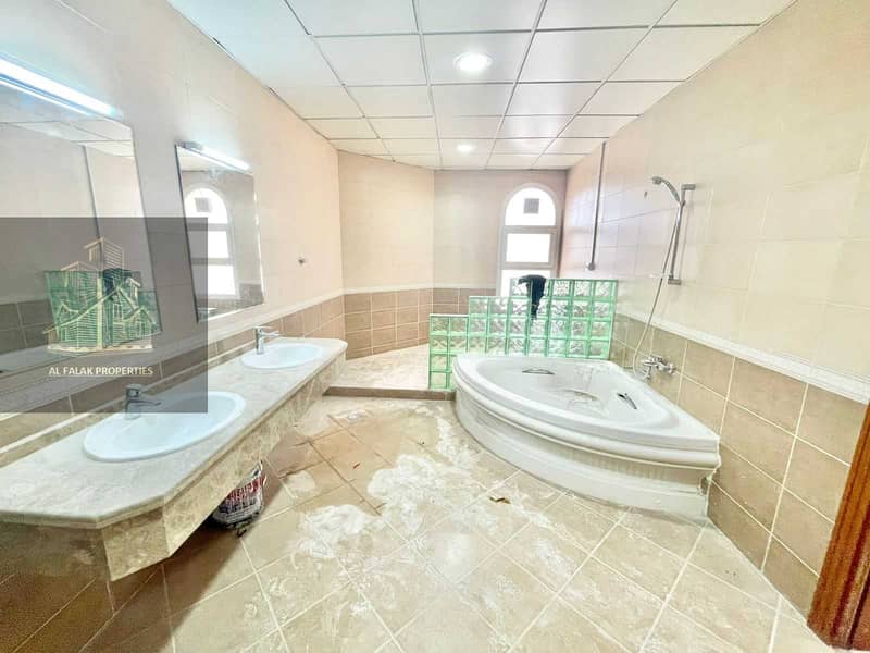 15 Awesome luxury huge 1 bed apt with amazing balcony in al Nahyan