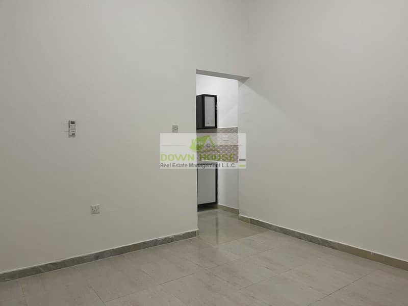 4 Haz/ amazing clean studio flat for rent in al Mushrif area