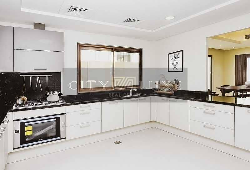 2 Corner| Fully Fitted Kitchen |Luxury 4BR Townhouse