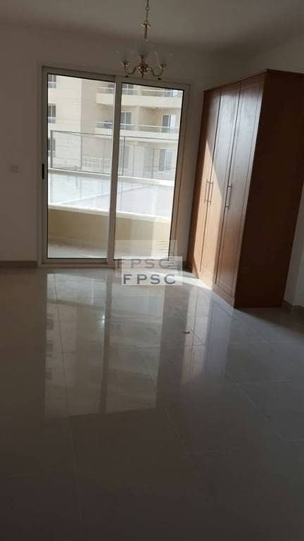 A well maintained apartment in Lakeside Tower D IMPZ